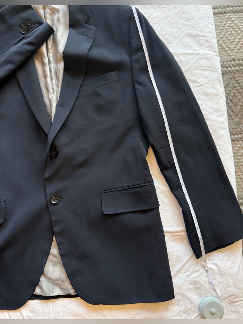 Banana Republic Tailored Fit Navy Wool Suit 42S + 33x30 Pants (Cerruti Fabric) - Picture 4 of 10